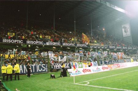 09-LENS-OM 04.jpg